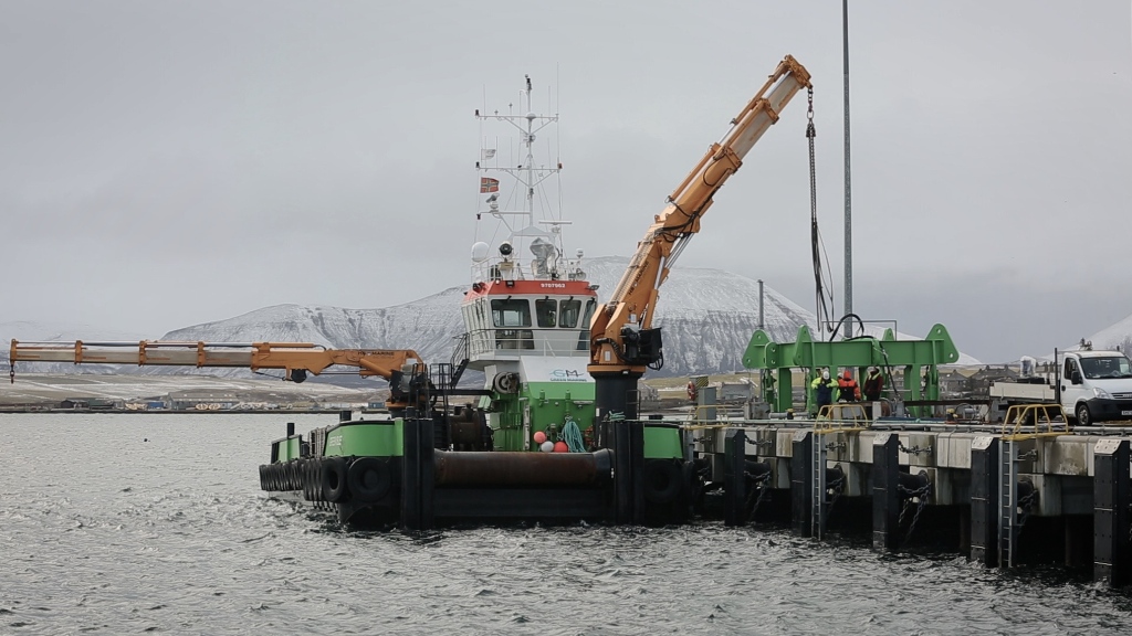 Green Marine's bespoke lift frame in Stromness, Orkney