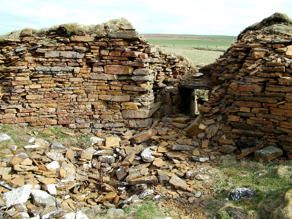 Rubble inside the Broch of Borwick - image by Sigurd Towrie