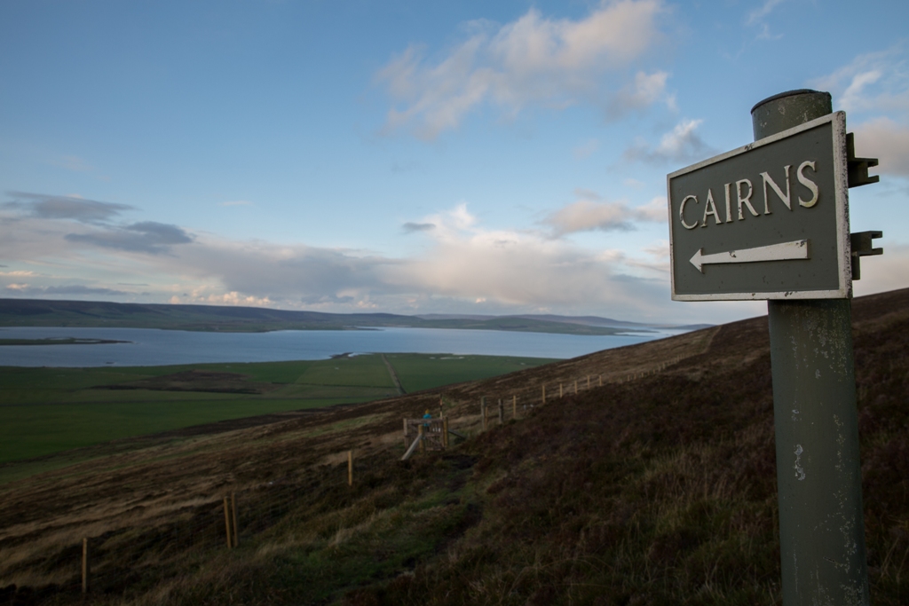 En-route to the Wideford Hill Chambered Cairn