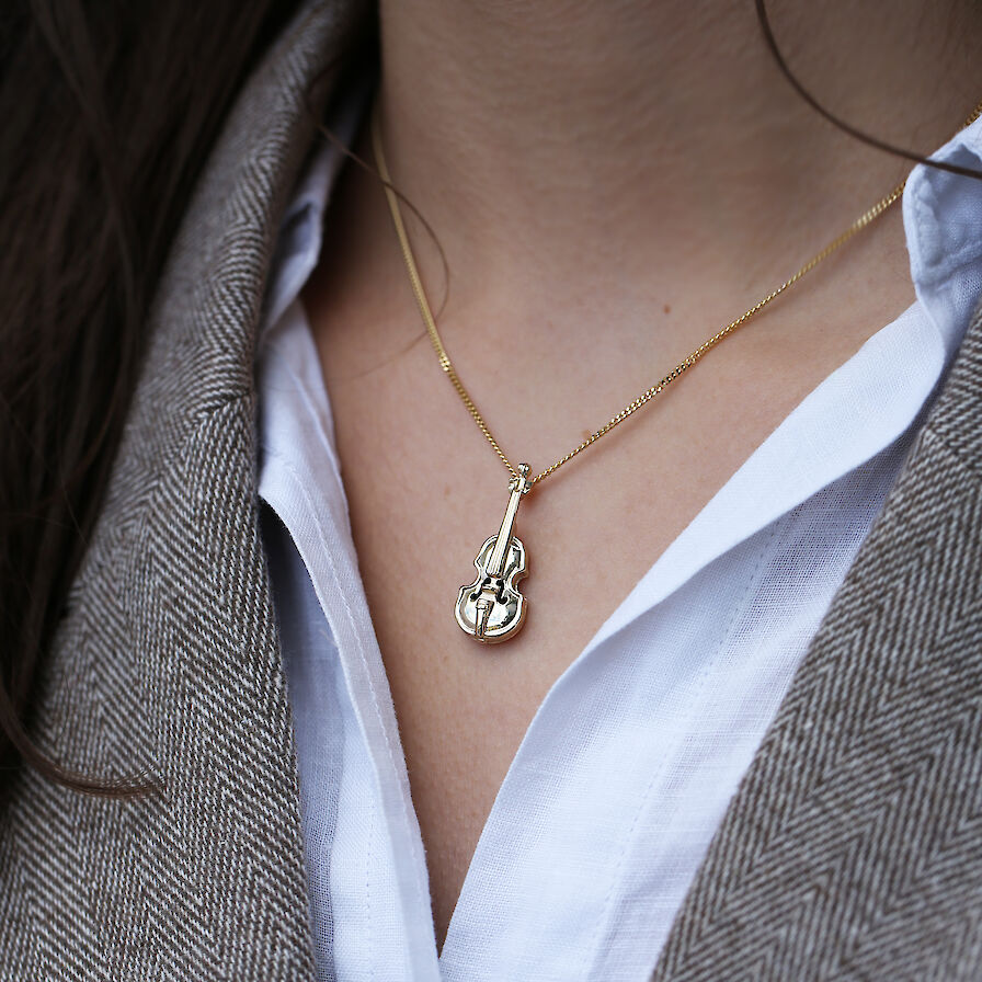 Fiddle Pendant in 9ct Yellow Gold