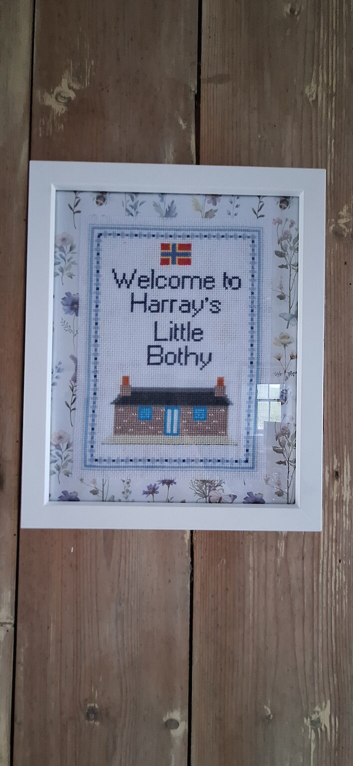 Harray's Little Bothy Logo